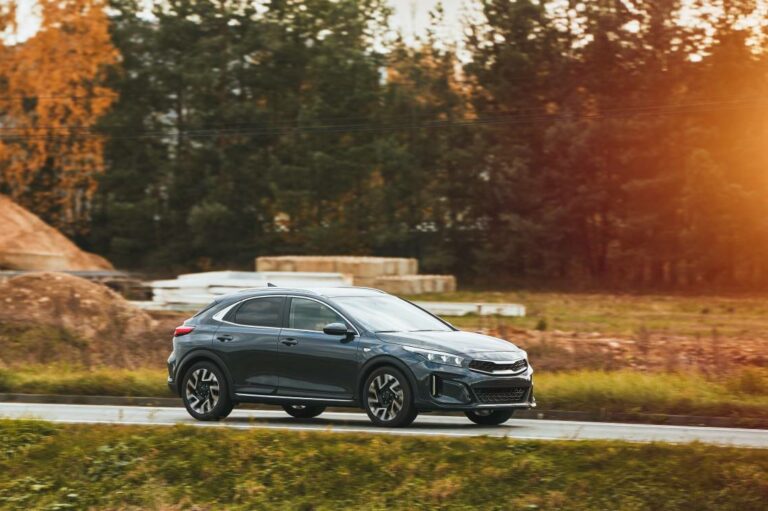 6 popular full-size cars