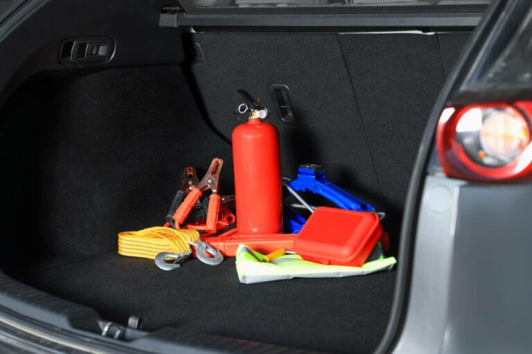7 must-have roadside emergency supplies