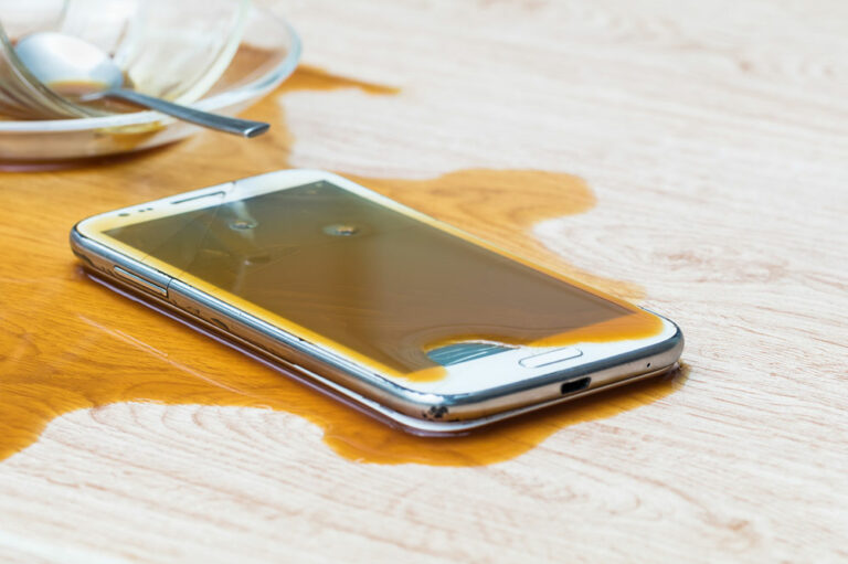 12 common mistakes that can damage one’s smartphone